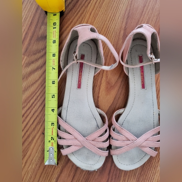 Modcloth pink flat strappy sandals size 6 - Picture 6 of 6